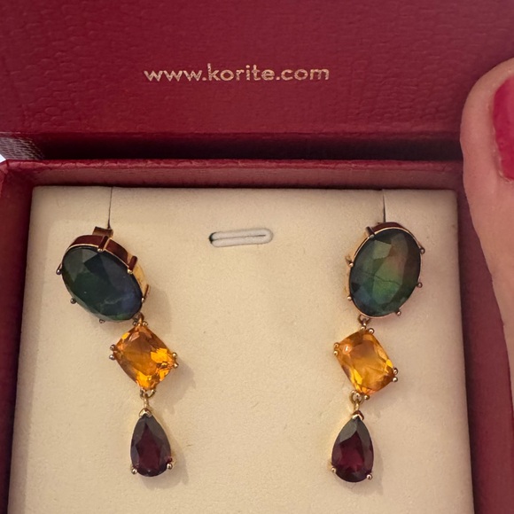 Korite 3 stone 18k gold plated earrings (new). - Picture 4 of 6